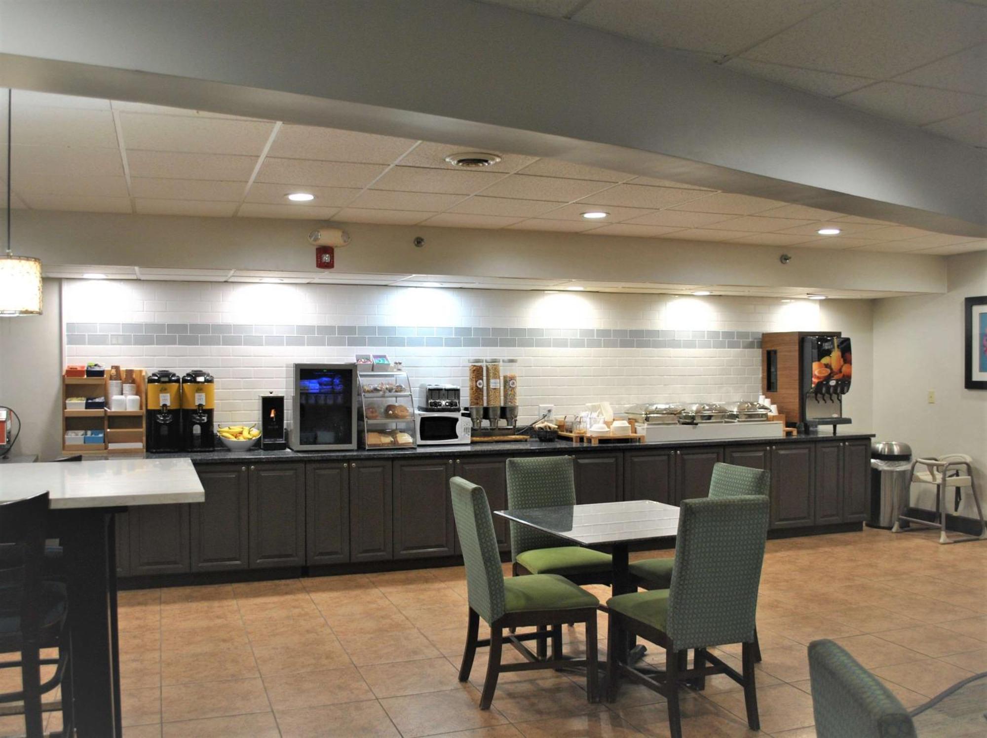 Best Western Owego Inn Extérieur photo